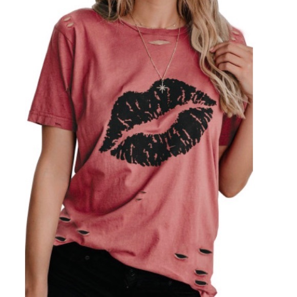 Tops - Kiss The Lips Distressed Tee